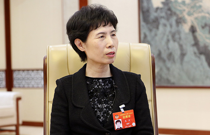 全國政協(xié)委員、中國貿(mào)促會(huì)會(huì)長高燕：推動(dòng)全方位對(duì)外開放 促進(jìn)外貿(mào)穩(wěn)中提質(zhì)