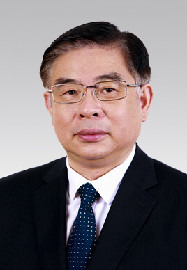 陸俊華，男，漢族，1962年1月生，研究生學(xué)歷，中共黨員，現(xiàn)任中央紀(jì)委國(guó)家監(jiān)委駐人民日?qǐng)?bào)社紀(jì)檢監(jiān)察組組長(zhǎng)、人民日?qǐng)?bào)社編委委員。