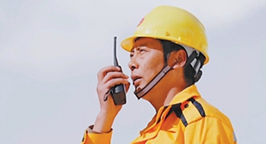 產(chǎn)經(jīng)觀(guān)察：兩代護(hù)路人的對(duì)話(huà)